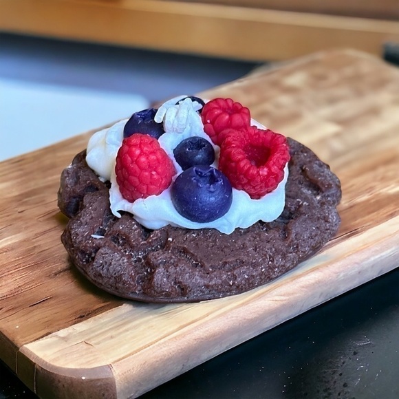 ⚠️SALE Candle // Handmade Cookie And Berries Soy Wax Candle SEND OFFERS - Picture 2 of 5